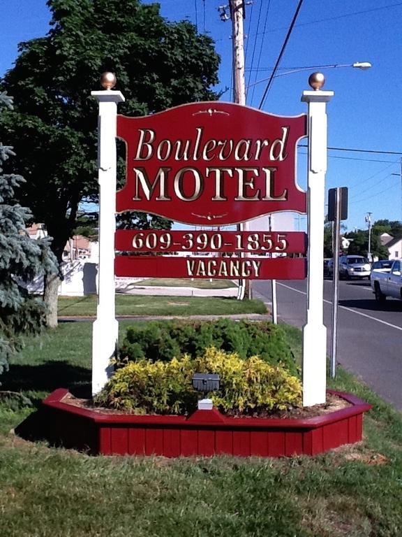 Motel Boulevard