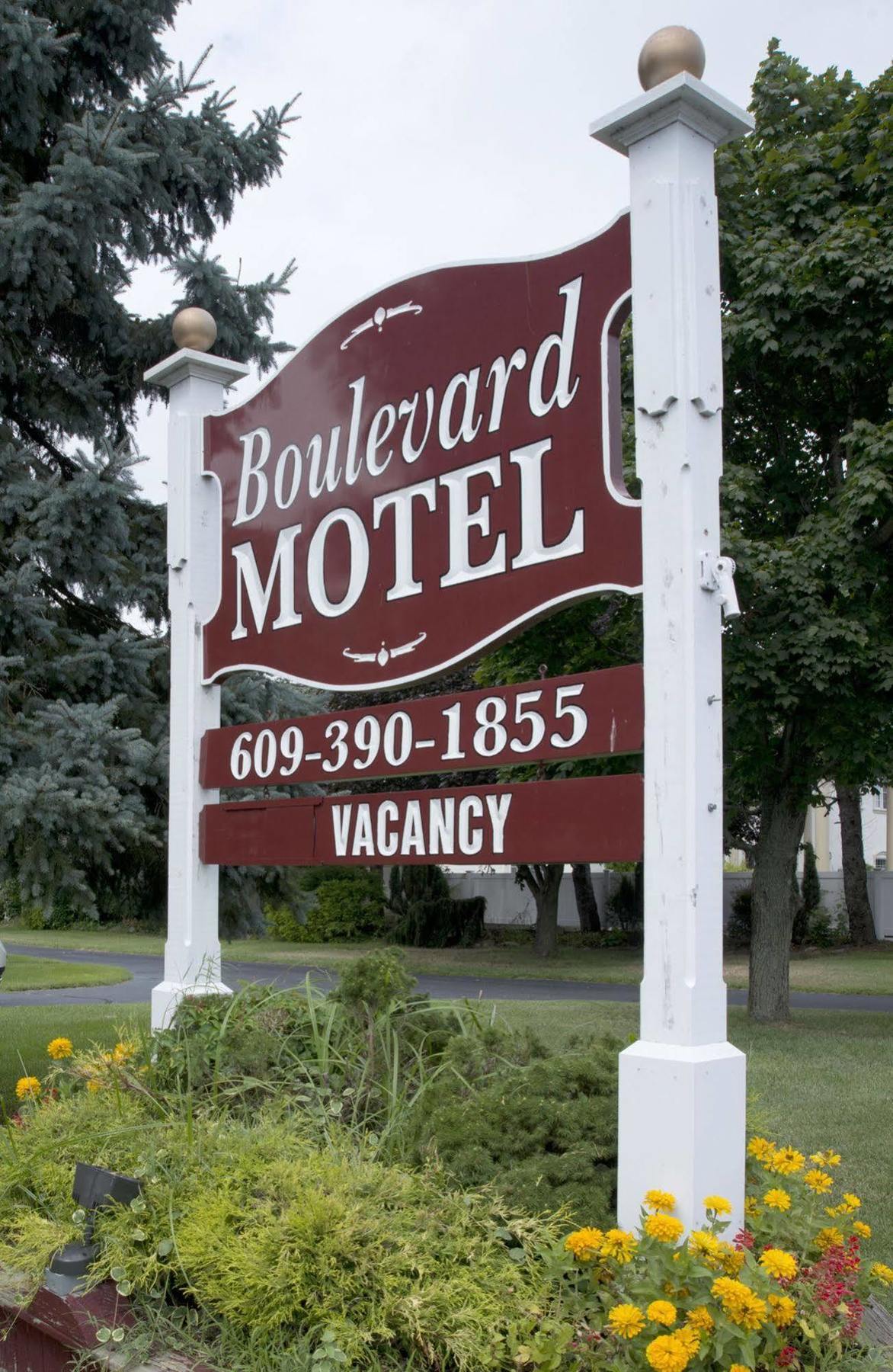 Boulevard Motel 2*